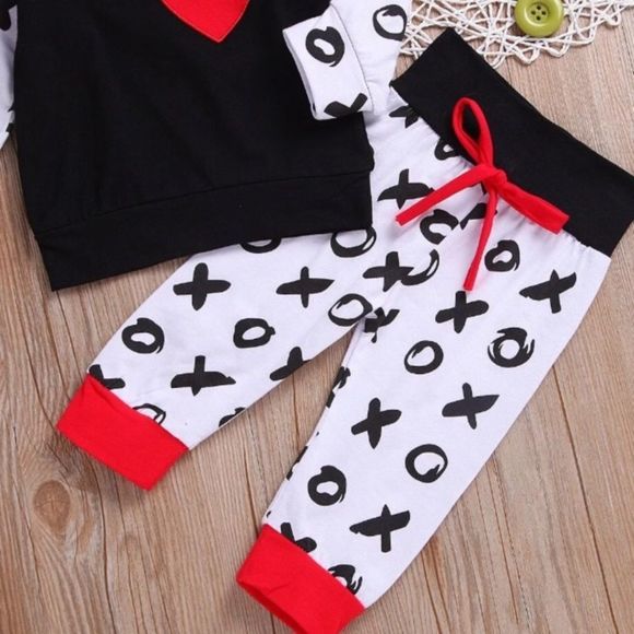 Infant Valentine Two Piece Set XOXO Hugs and Kisses Black White Red Heart Outfit - Picture 5 of 8